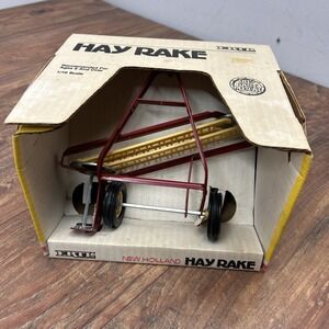 Vintage 1987 ERTL New Holland, HAY RAKE,  #316, 1/16 Scale, Made In The USA, New